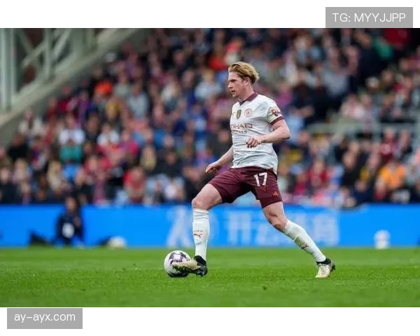 福登 vs 德布劳内:进攻核心角色与战术适配性对比 福登 vs 德布劳内:进攻核心角色与战术适配性对比