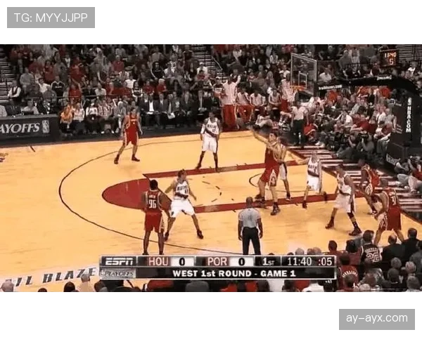 姚明内线多面手表现优于同期中锋，提升火箭禁区威胁